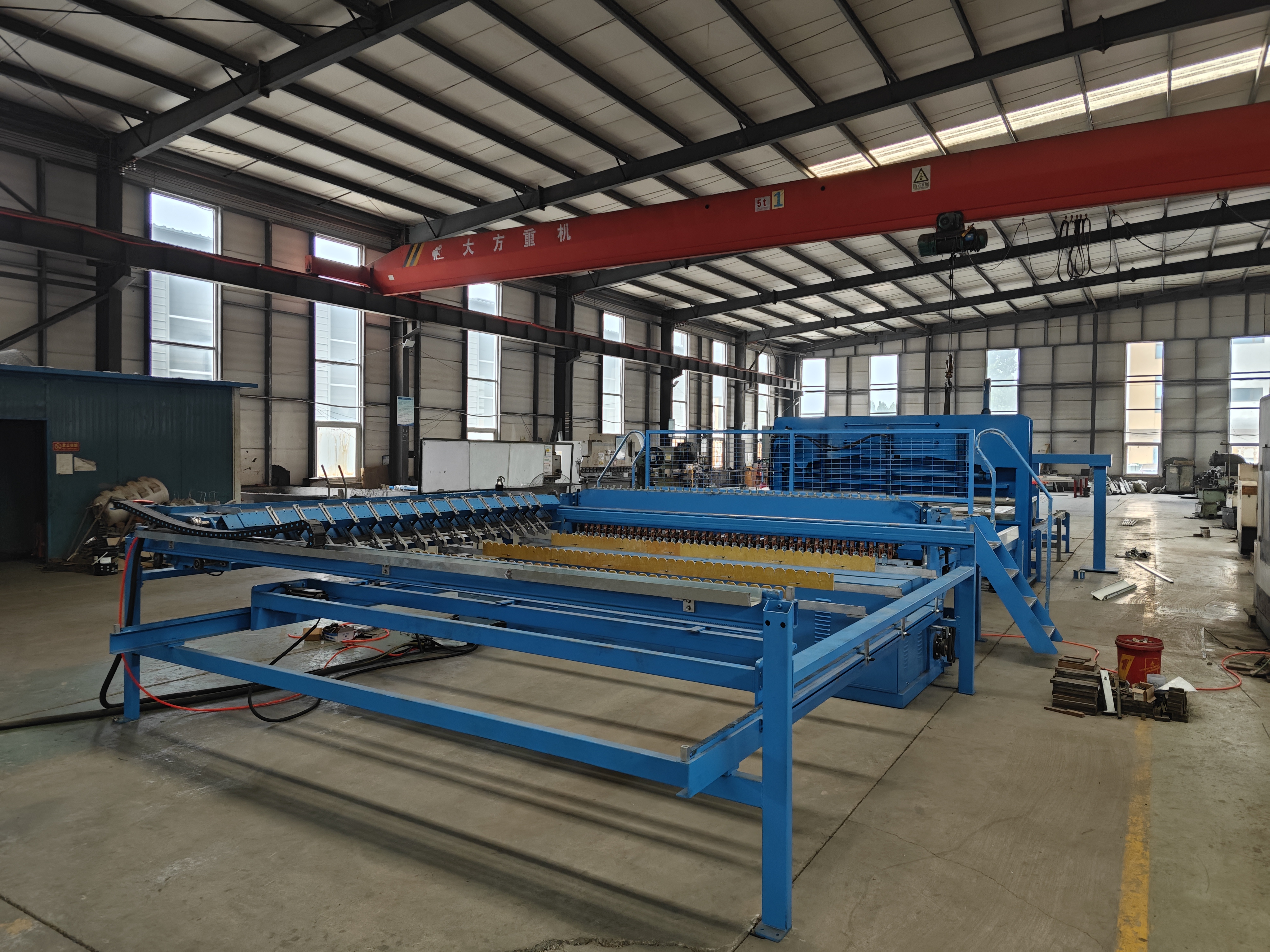 Wall panel welding machine