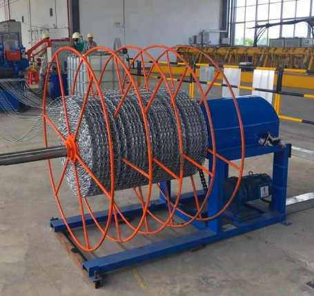 Oil pipeline mesh welding machine